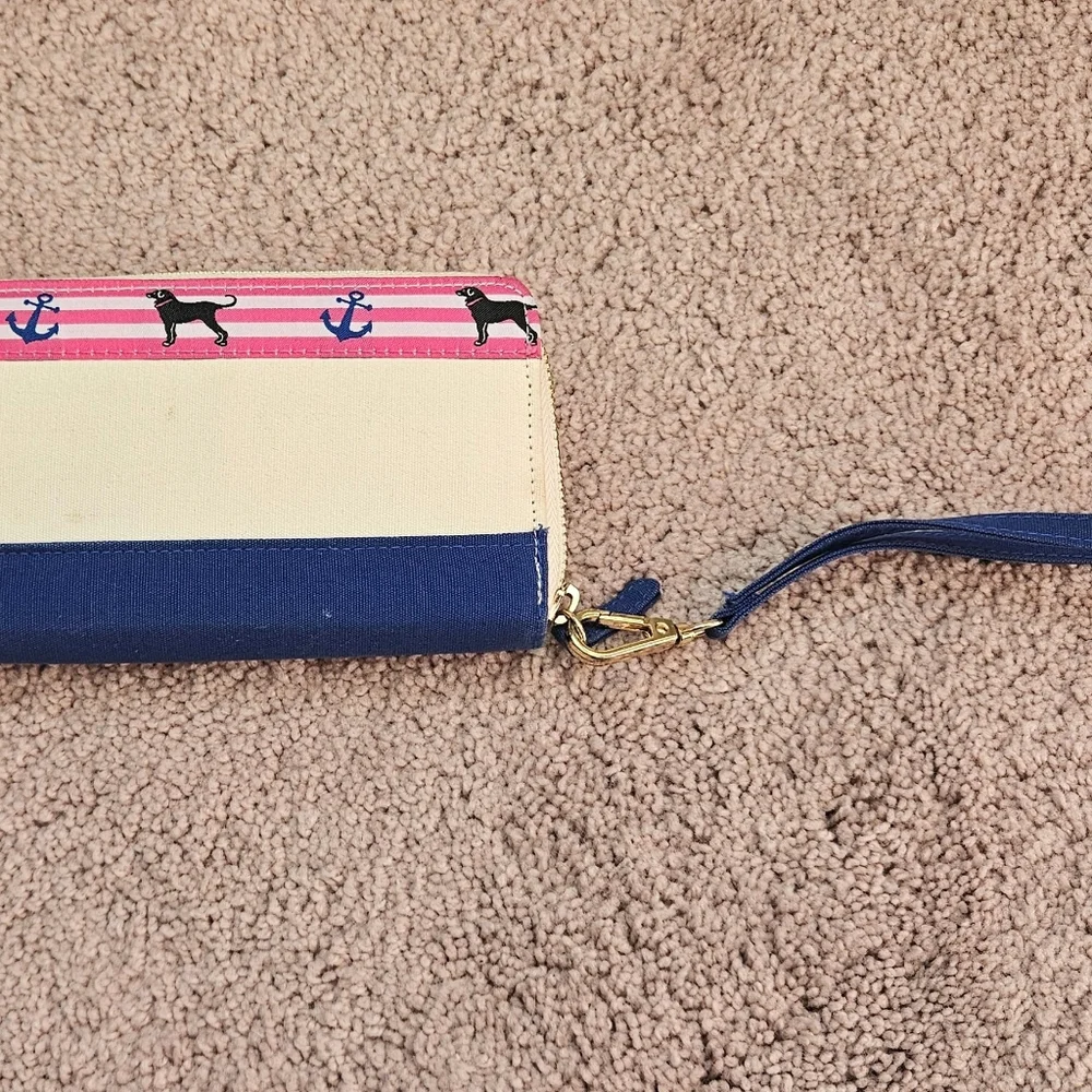 The Black Dog Martha's Vineyard Cape Cod Zip Around Wallet Pink Blue Cream